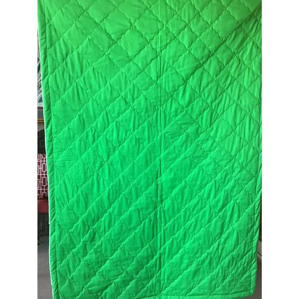 NWT Hand Crafted Green and White Bright Quilt